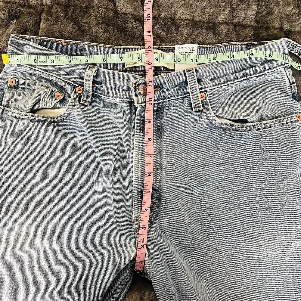 Levis 550 Jeans Men's Size 36 x 34 Light Wash Relaxed Fit Denim Pants *Flaw*